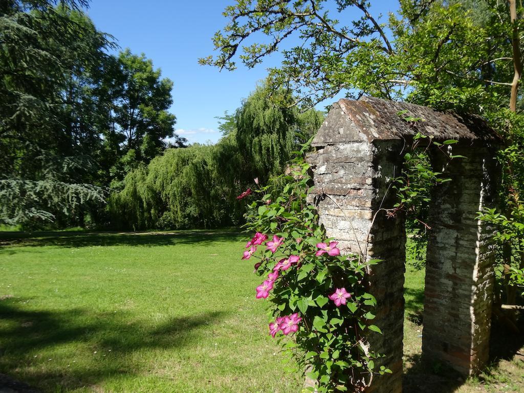 Hostellerie Restaurant Les Gorges De L'Aveyron Bruniquel Exterior foto